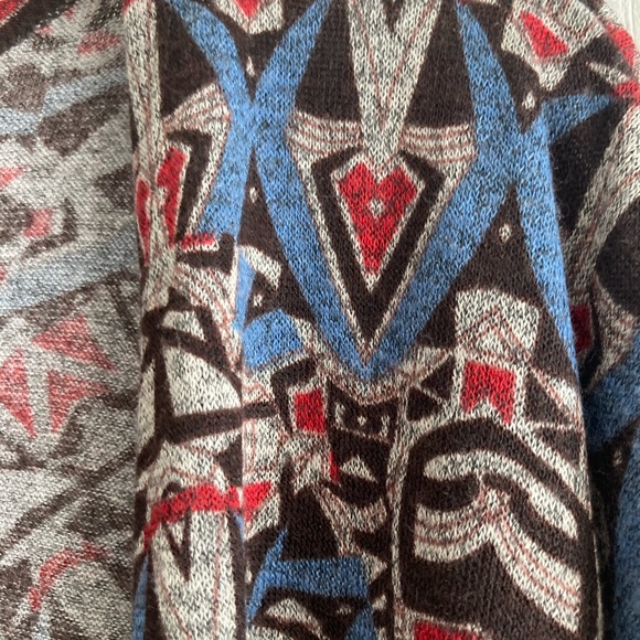 Euc size small sweater, cover lularoe - Picture 2 of 5